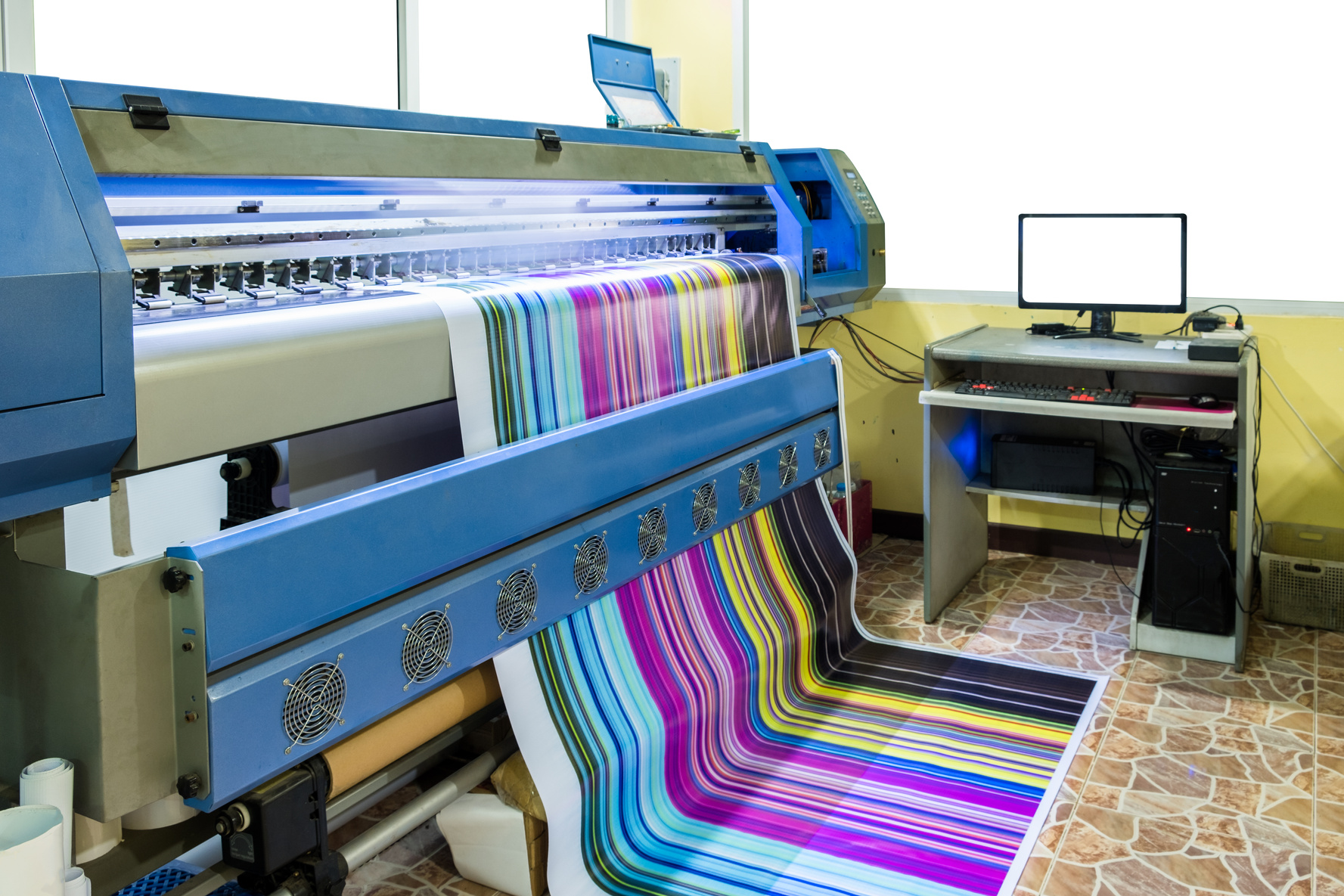 Large Inkjet Printer Working Multicolor Cmyk on Vinyl Banner Wit